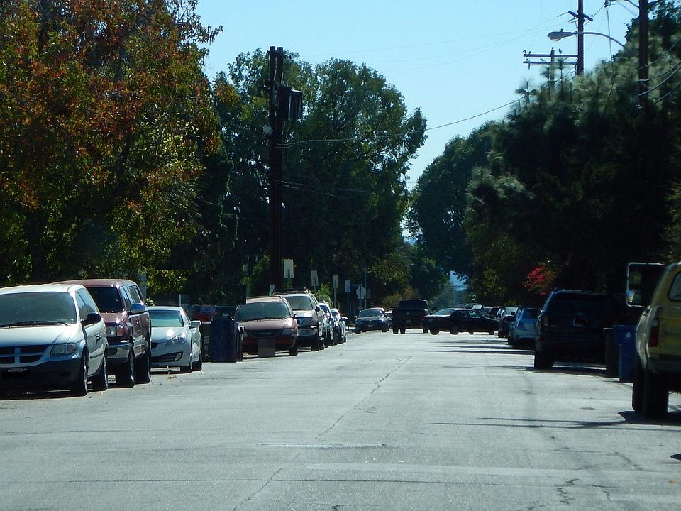 2nd image of 9402 1/2 Noble Ave