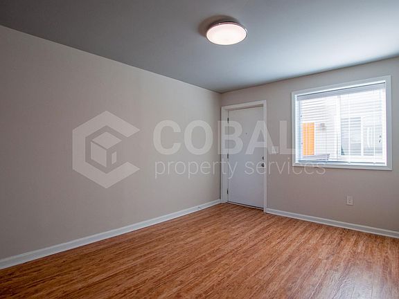 5th image of 271 Glen Iris Dr NE #1B