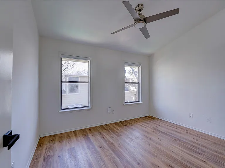 512 Eberhart Ln #1403 — Photo 28