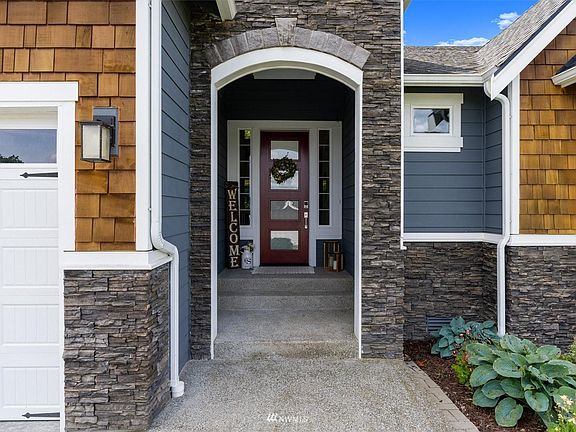 3rd image of 5712 159th Ave SE
