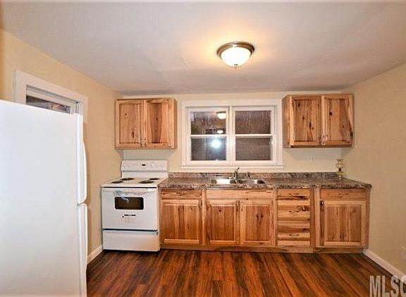 3rd image of 408 Broadway St NW