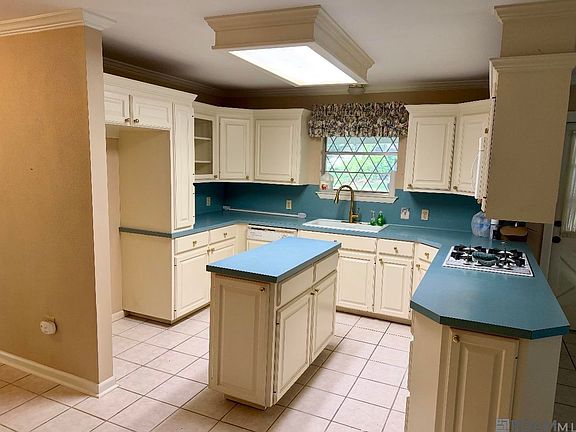 3rd image of 13748 Lovett Rd