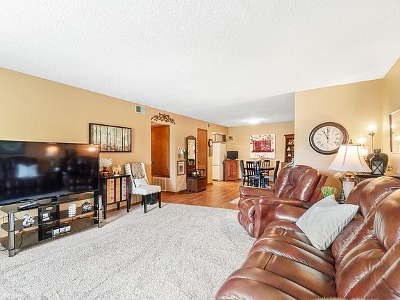 155 E San Marnan Dr APT 2 Waterloo IA 50702 MLS 20232678 Zillow