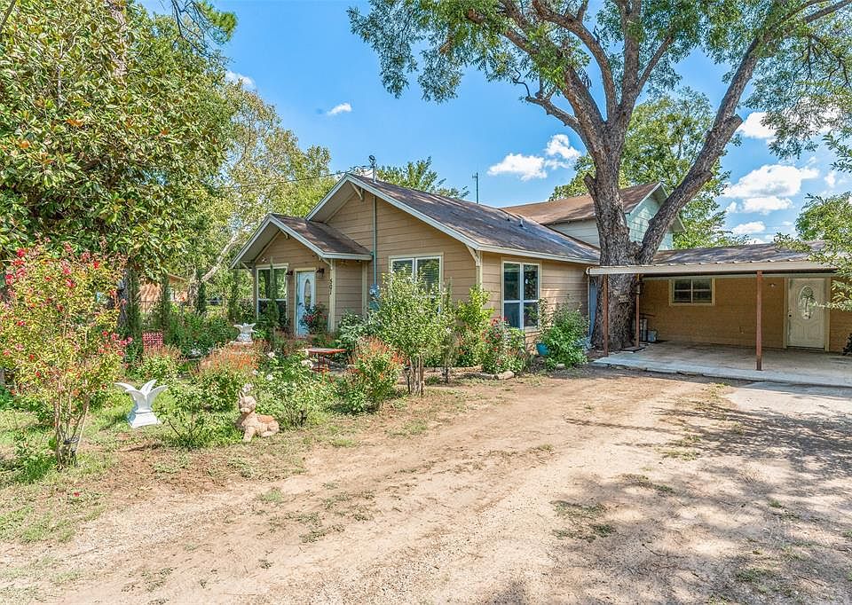 501 S Austin St, De Leon, TX 76444 MLS 20167929 Zillow