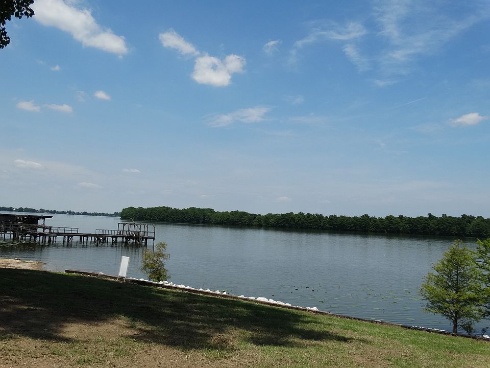 2nd image of Horseshoe Cir