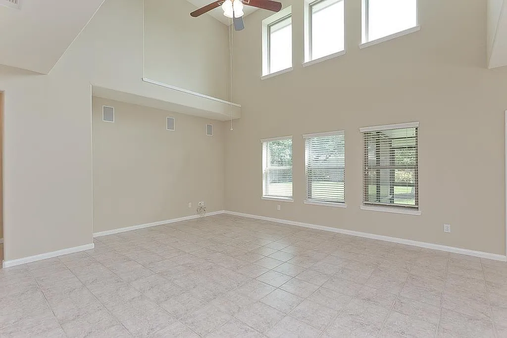Building Photo - 3327 Summerwood Ln