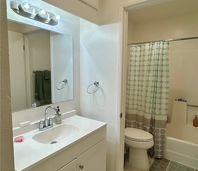 7025 Glade Ave #18 — Photo 9