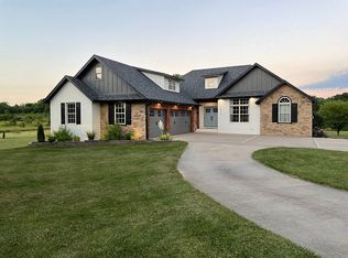 1678 N Carnegie Rd, Nixa, MO 65714
