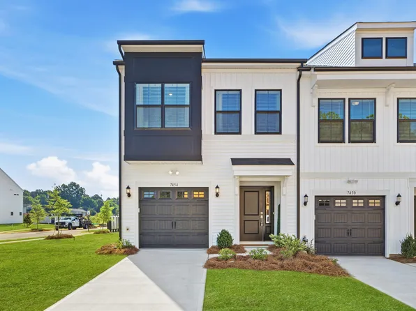 7454 Mashburn Dr, Charlotte, NC 28269