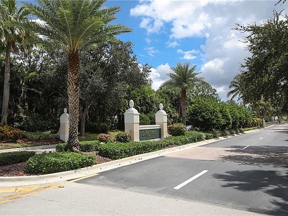 2nd image of 356 SW Lake Forest Way