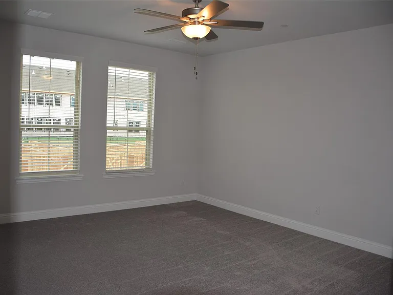 SPACIOUS PRIMARY BEDROOM SUITE