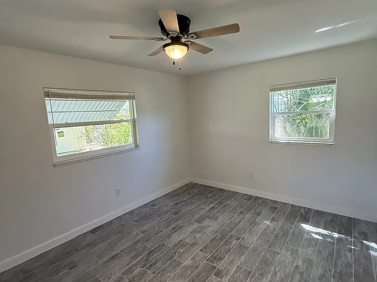 1105 Morse Ave — Photo 5