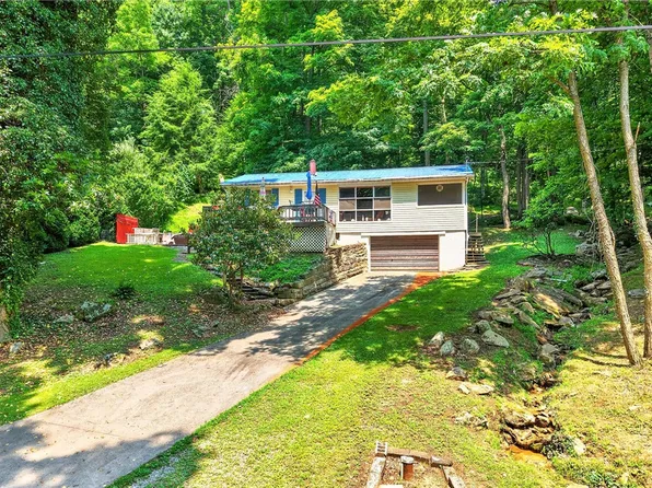 627 E Lakeview Rd, Confluence, PA 15424