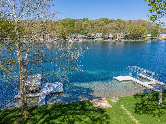 2nd image of 540 E Gull Lake Dr
