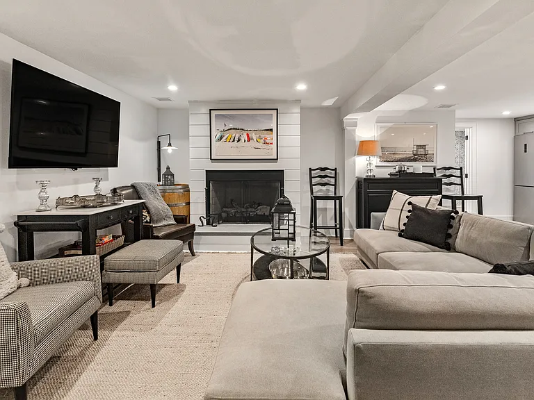 Meadowgrass Ln — Photo 20