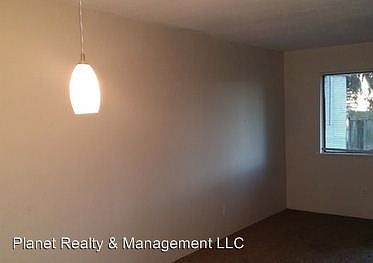 2nd image of 2939 Bayshore Dr E