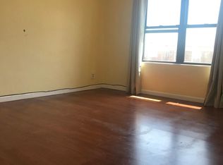 19208 35th Ave, Flushing, NY 11358