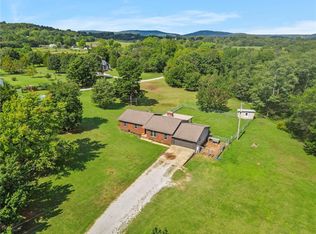 11322 SW Campbell Rd, Fayetteville, AR 72701