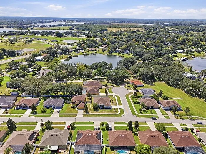 4 bed, 3.0 bath, 2617 sqft, $2,700 — Photo 3