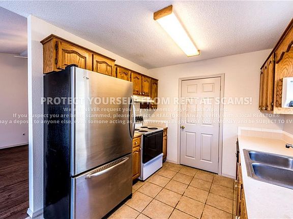 5th image of 1348 S Jasmine Ln