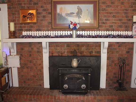 5th image of 26 Sherwood Ln