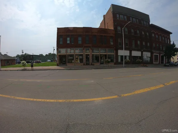 609-611 613 Ludington St, Escanaba, MI 49829