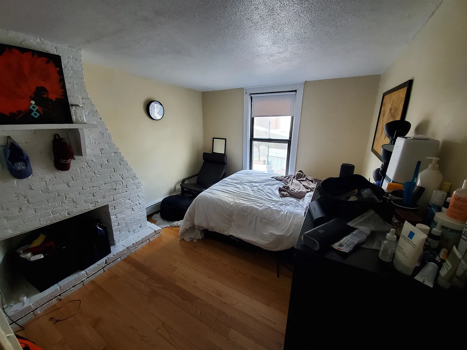 3 bed, 1000 sqft, $5,300 — Photo 3