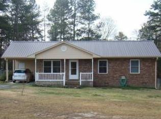 1843 Carthage Rd, West End, NC 27376