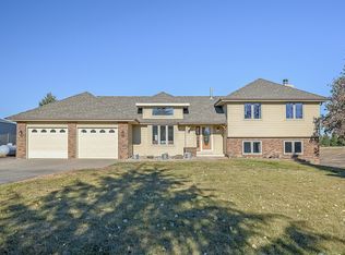 7950 Deer Creek Cir, Maple Plain, MN 55359