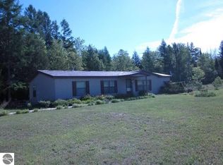 5914 Dundas Rd NW, Rapid City, MI 49676