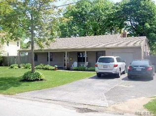 26 Newins St, Patchogue, NY 11772