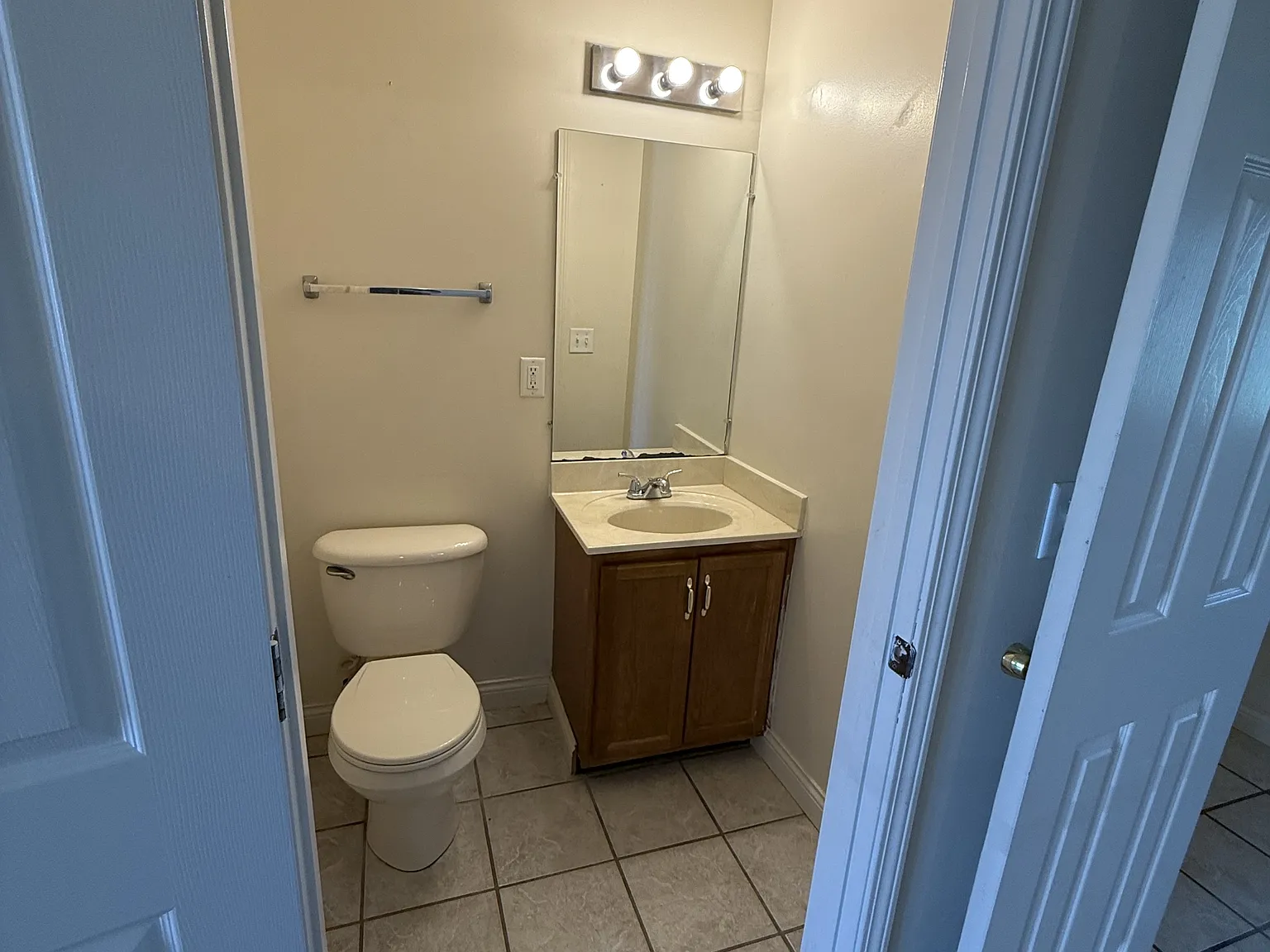 24 Jade Ct. - J5 — Photo 2
