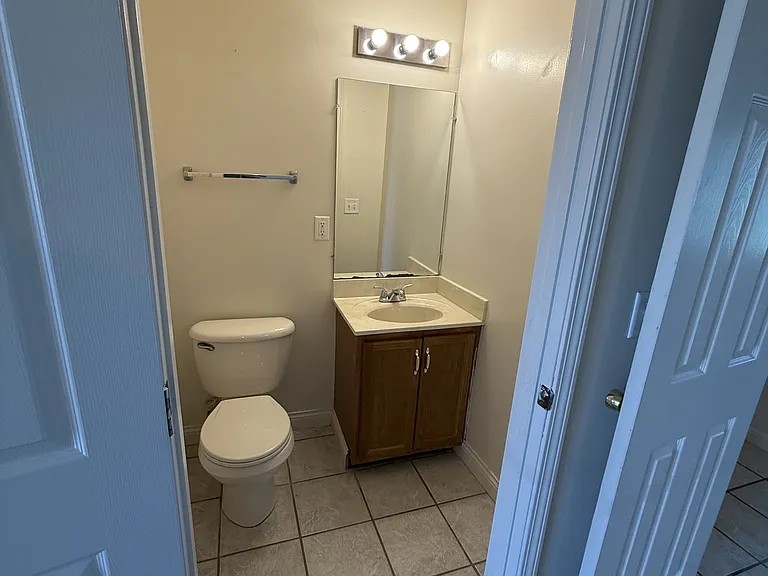 24 Jade Ct #5-J5 — Photo 4