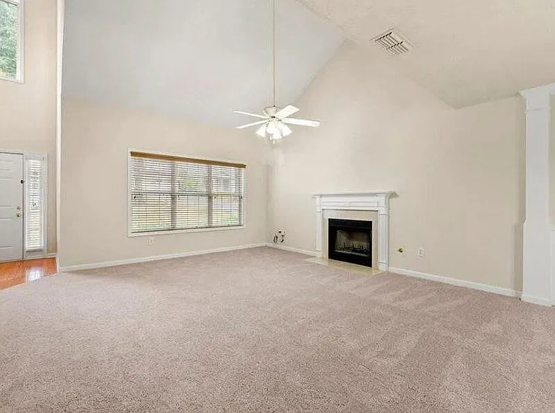 4 bed, 2.5 bath, 2154 sqft, $2,599 — Photo 4