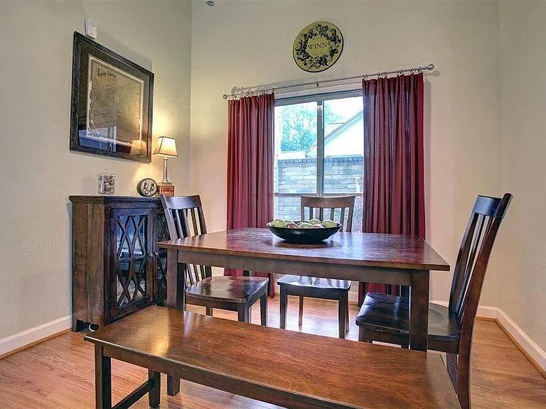 3515 Meadowcrest Ln — Photo 8