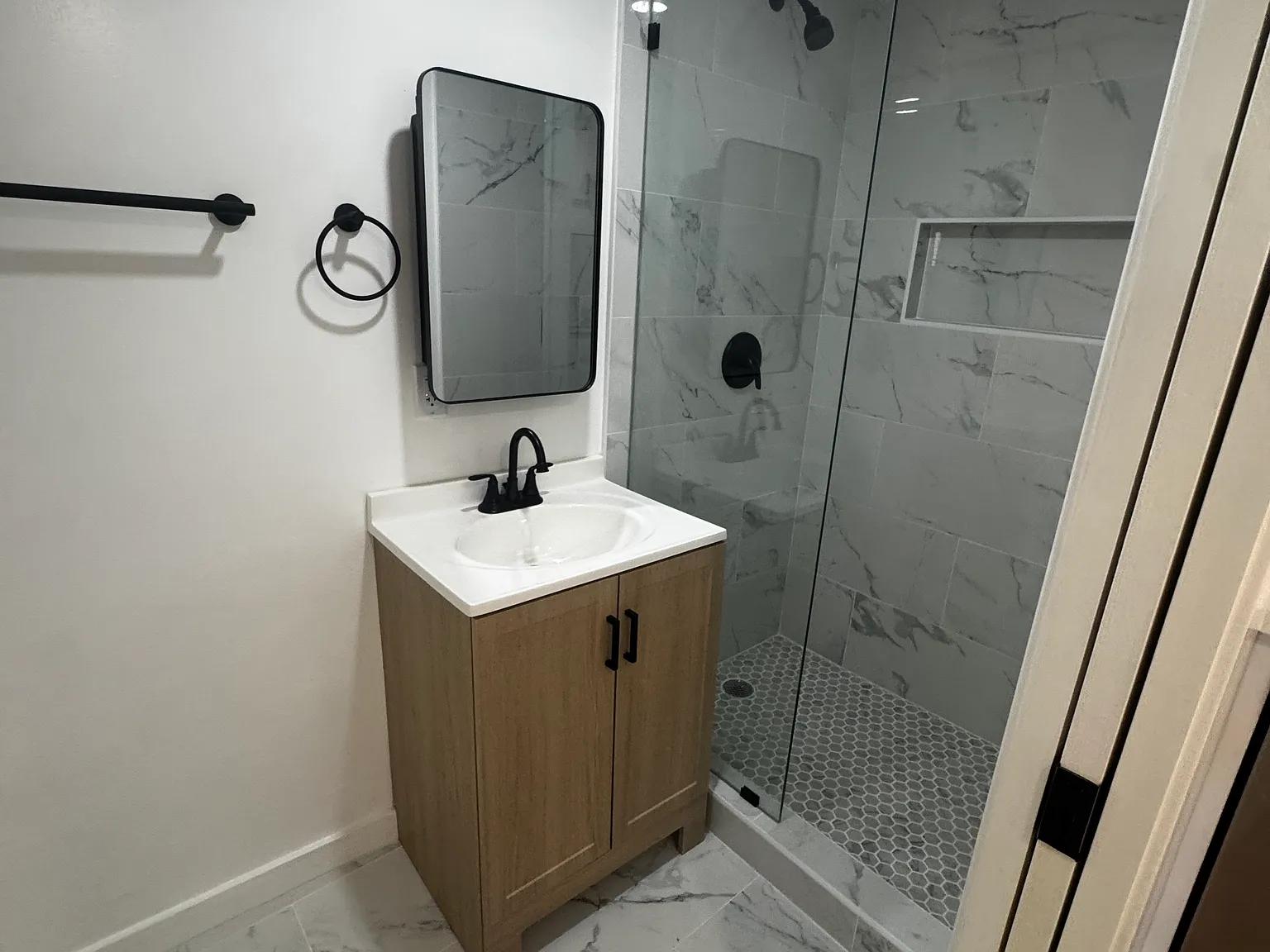 1 bed, 400 sqft, $1,800 — Photo 3