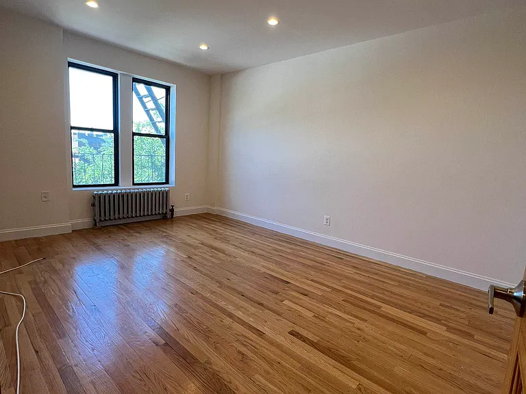 32-06 29th St #4D — Photo 7