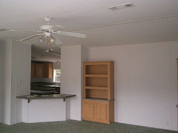 4th image of 104 SW Buchanan Dr