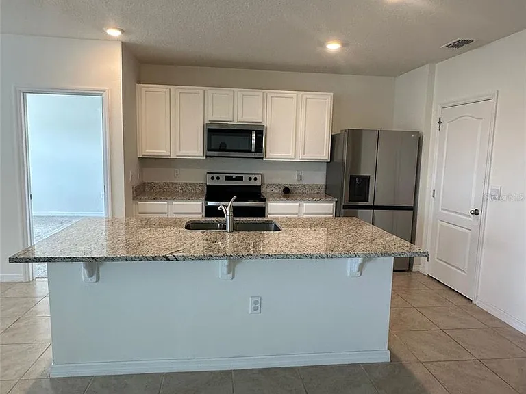 1071 Brooklet Dr — Photo 3