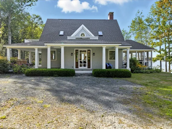 39 Eastman Lane, Deer Isle, ME 04627