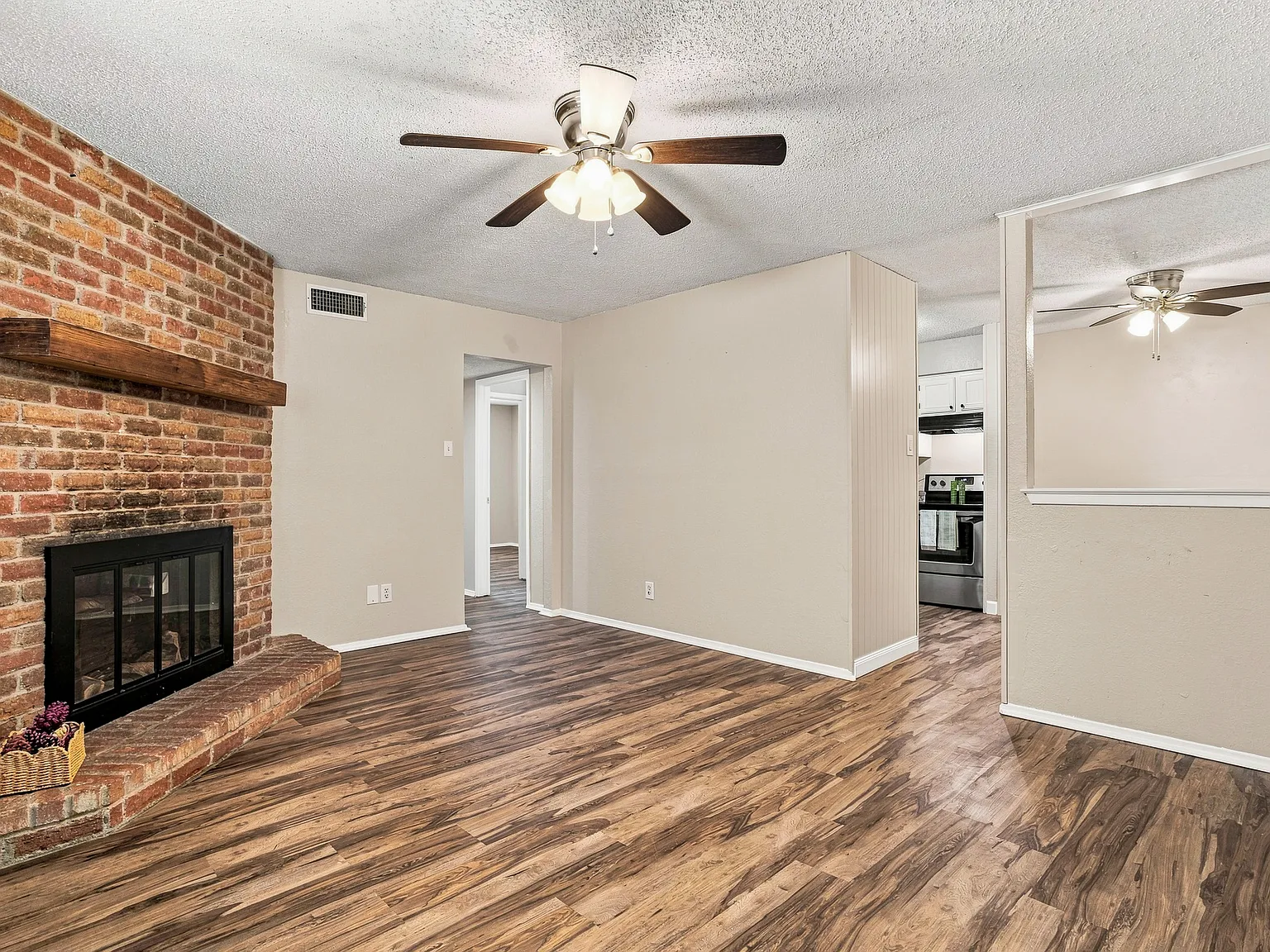 3 bed, 1424 sqft, $1,645 — Photo 3