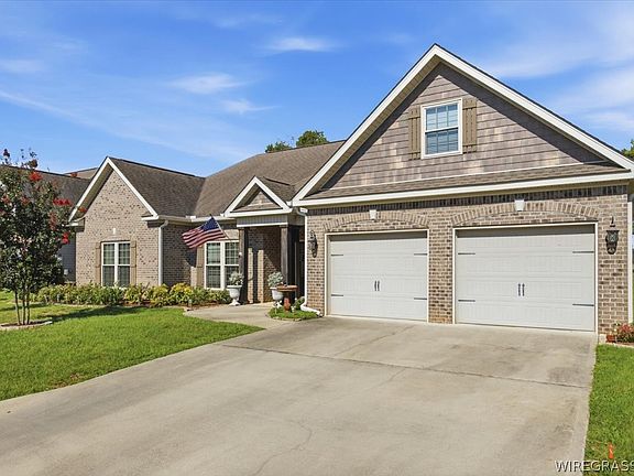 3rd image of 215 Ponderosa Dr