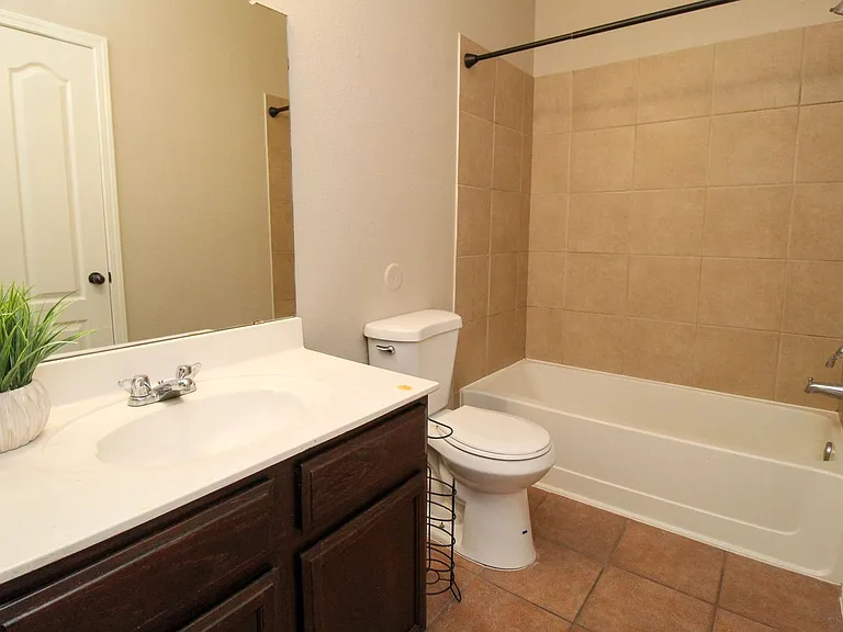 2216 Amber Point Pl — Photo 12