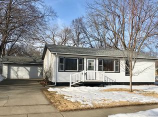 1617 Mulberry St, Yankton, SD 57078
