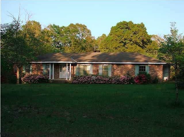 1st image of 8140 Oak Hill Dr