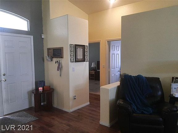 4th image of 5949 Gentle Creek Ln