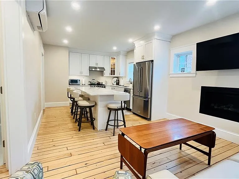 35 Memorial Blvd #1 — Photo 11