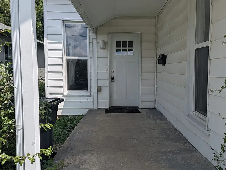 906 N 7th St — Photo 1