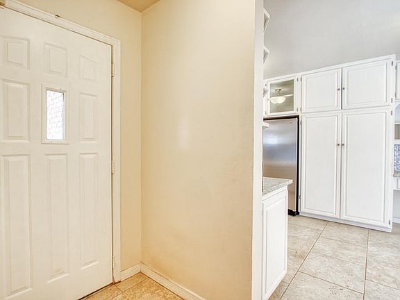 3rd image of 4620 Frankfort Ave