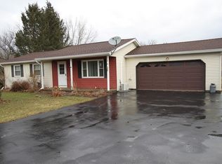 13 Canterbury Ln, Bergen, NY